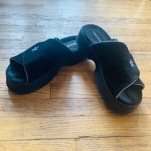 Mint condition CONVERSE SUEDE Sliders (Slide ons)  sz 7 womens